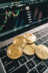 How Market Data from 2025 Reveals the Next Phase of DeFi Evolution